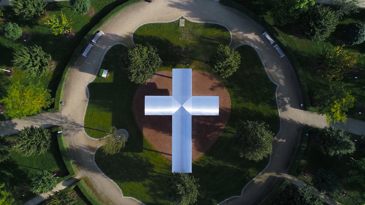 Himmelskreuz im Luthergarten Wittenberg